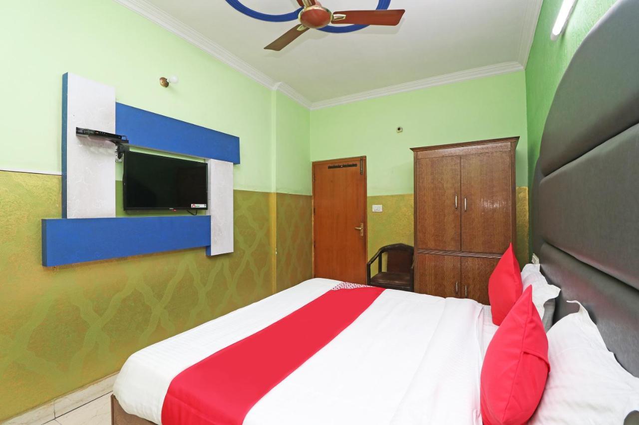 Oyo 29304 Hotel Pooja Yamuna Nagar Exterior photo
