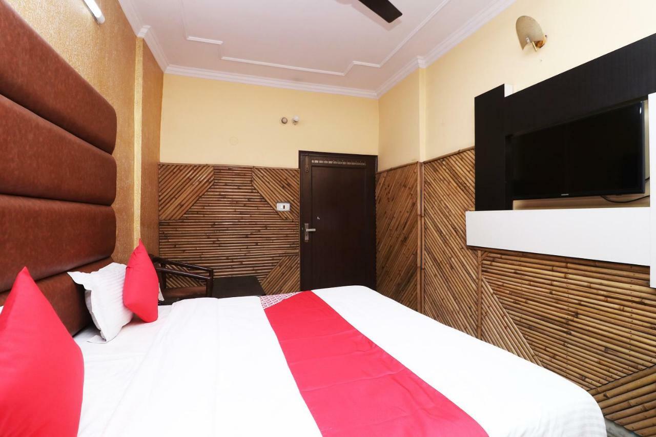 Oyo 29304 Hotel Pooja Yamuna Nagar Exterior photo