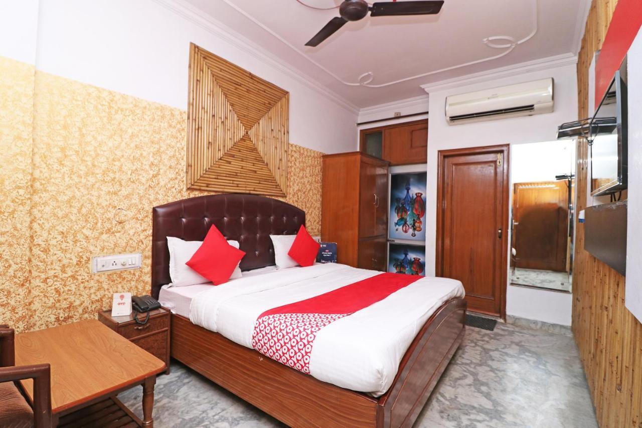 Oyo 29304 Hotel Pooja Yamuna Nagar Exterior photo