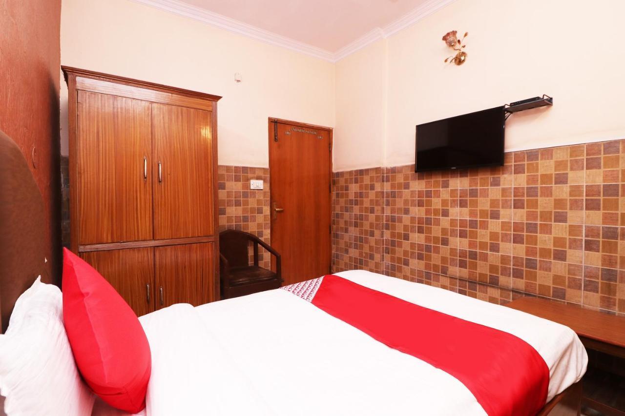 Oyo 29304 Hotel Pooja Yamuna Nagar Exterior photo